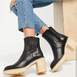 Free people black James Chelsea boot size 37 worn once inside like new